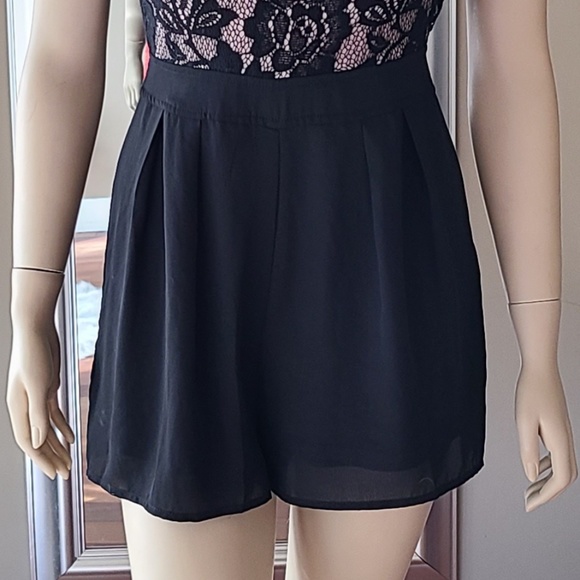 CLASSY BLACK LACE  ROMPER - Picture 6 of 9